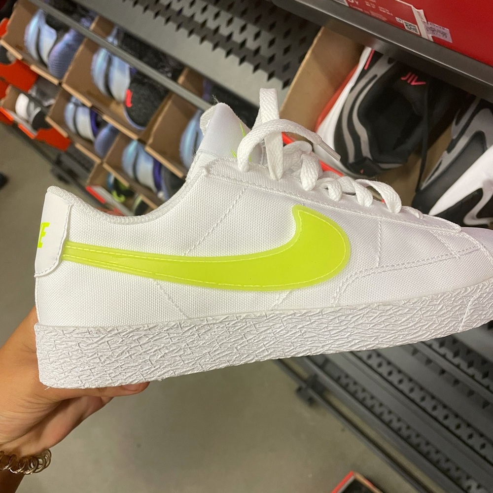 Nike volt blazer low pop